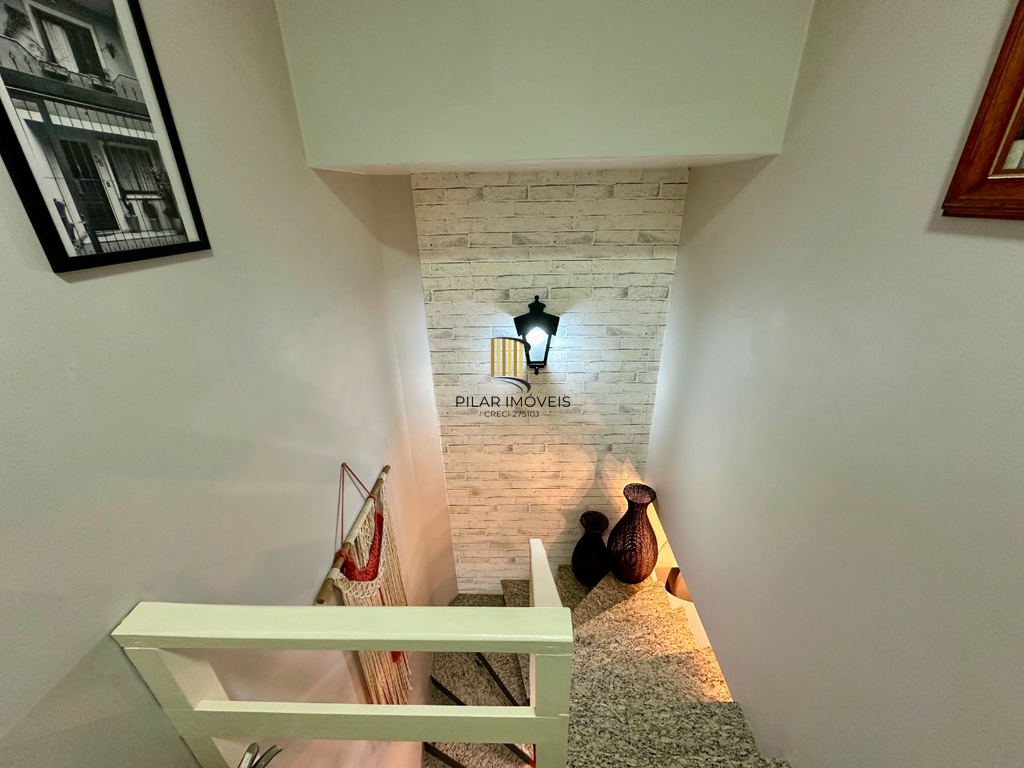 Casa 2 dormitórios no bairro Hípica