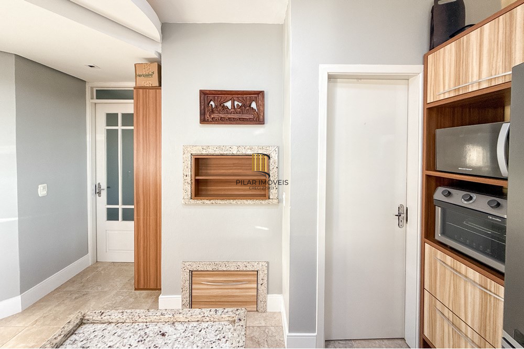 Casa 5 dormitórios no bairro Dihel