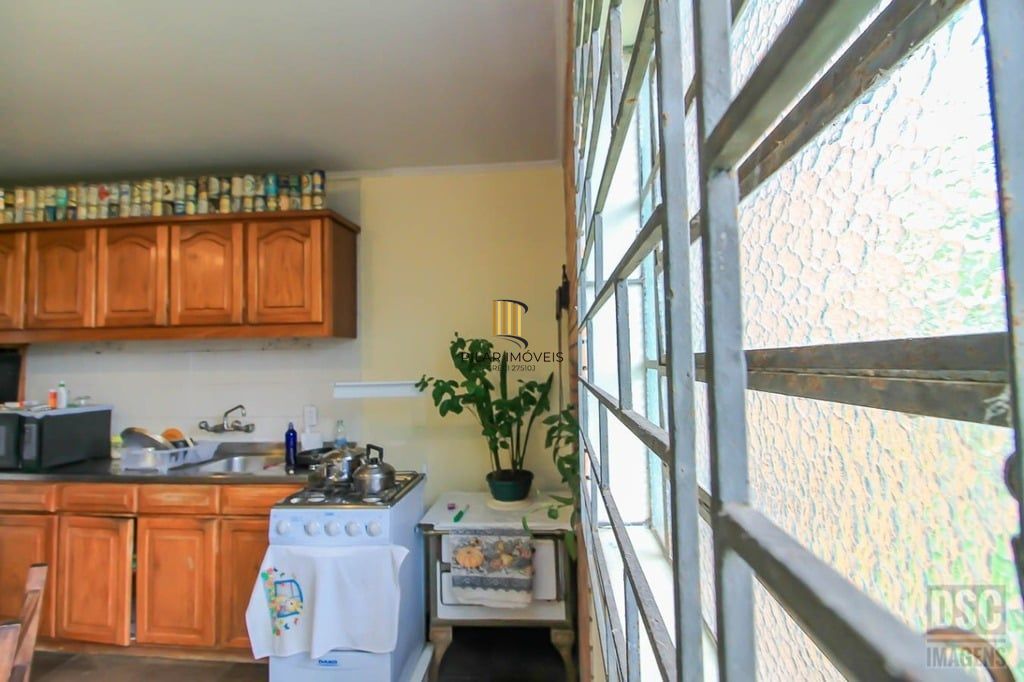 Casa 3 dormitórios no bairro Glória