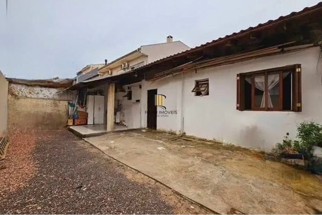 Casa 2 dormitórios no bairro Mário Quintana
