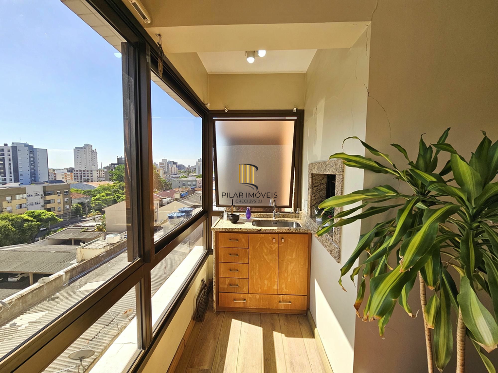 Apartamento 3 dormitórios no bairro Menino Deus