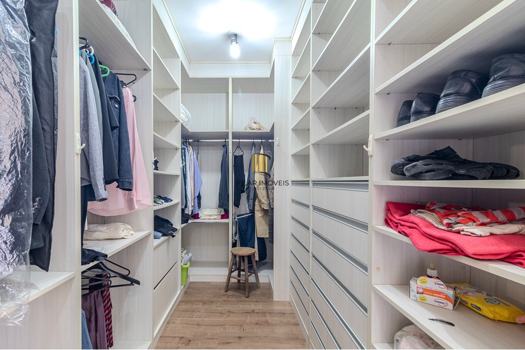 Casa 4 dormitórios no bairro Chácara das Pedras