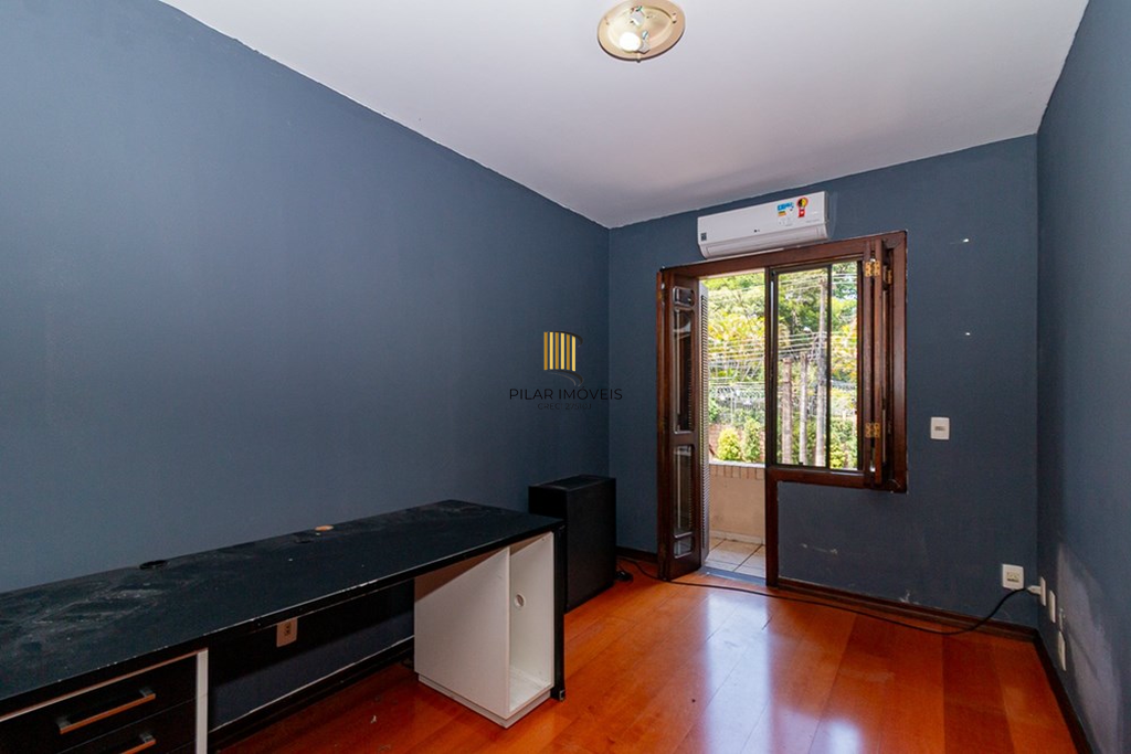 Casa 4 dormitórios no bairro Chácara das Pedras