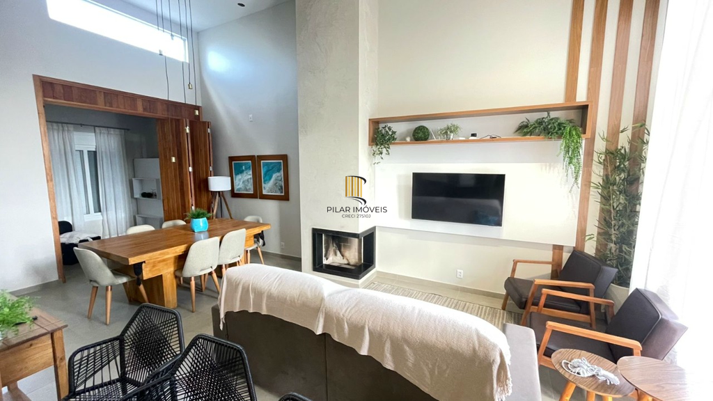 Casa 3 dormitórios no bairro Noiva do Mar