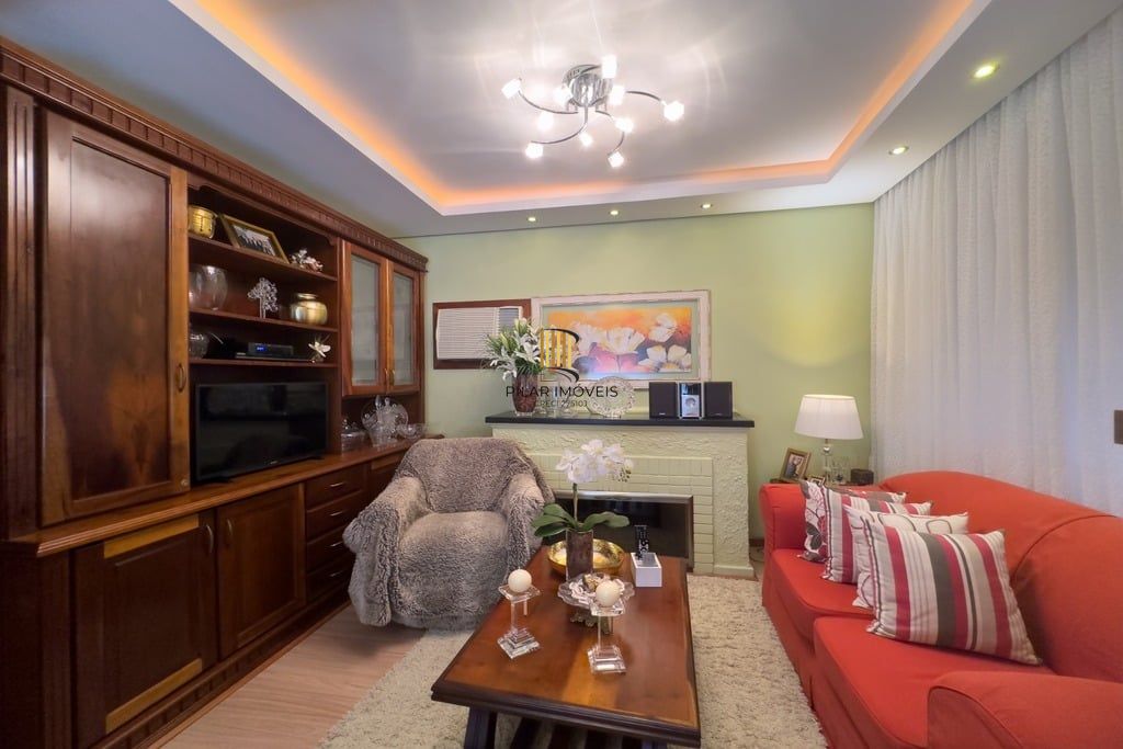 Casa 3 dormitórios no bairro Petrópolis