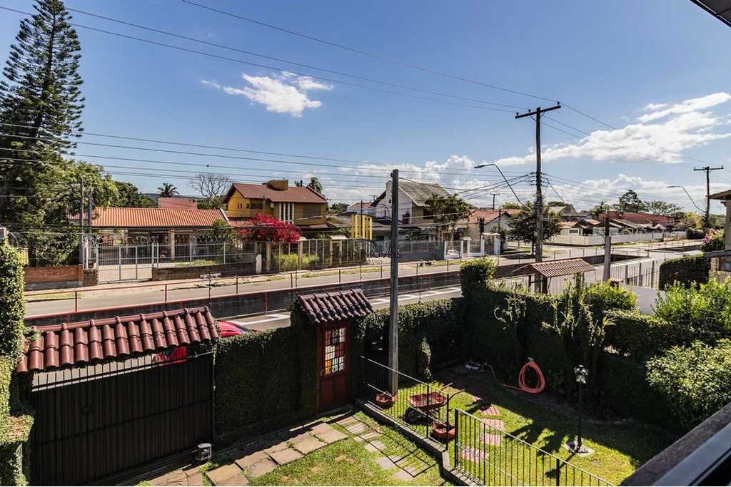 Casa 3 dormitórios no bairro Guarujá
