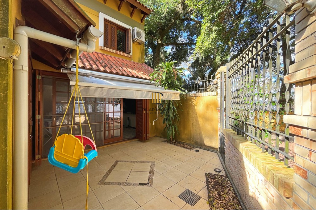 Casa de Condomínio 3 dormitórios no bairro Pedra Redonda
