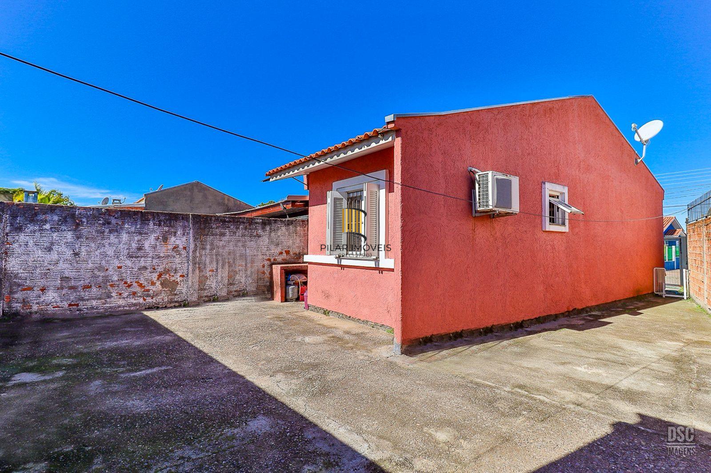 Casa 2 dormitórios no bairro Hípica