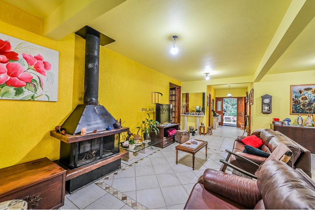 Casa 4 dormitórios no bairro Cascata