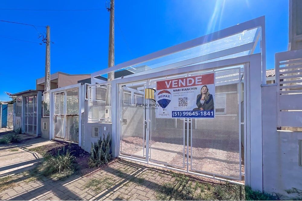 Casa 2 dormitórios no bairro Olaria