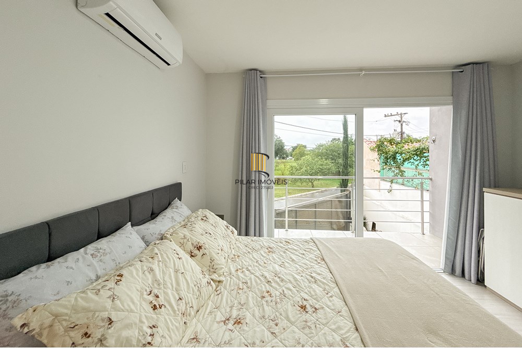 Casa 5 dormitórios no bairro Igara