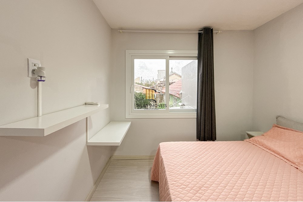 Casa 5 dormitórios no bairro Igara