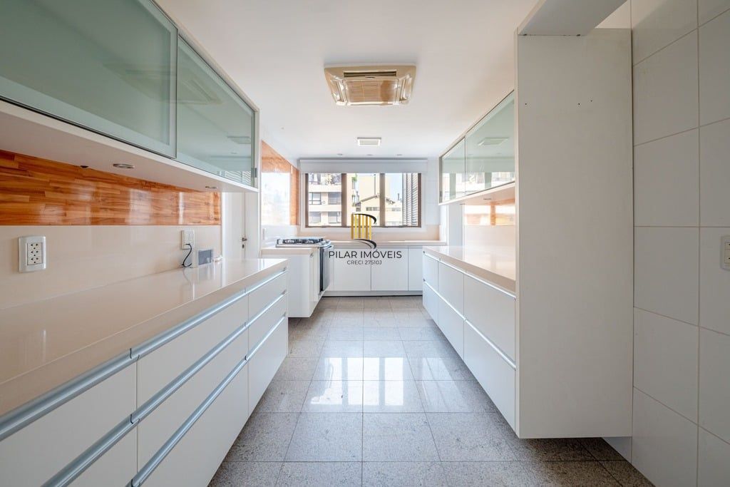 Apartamento 4 dormitórios no bairro Bela Vista