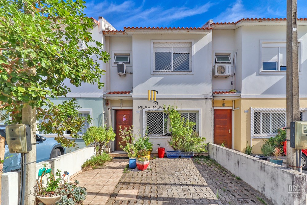 Casa de Condomínio 3 dormitórios no bairro Hípica