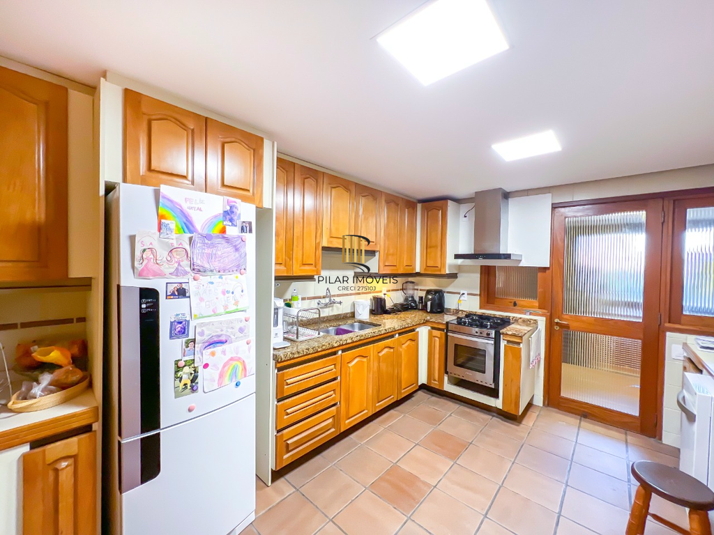 Apartamento 4 dormitórios no bairro Moinhos de Vento