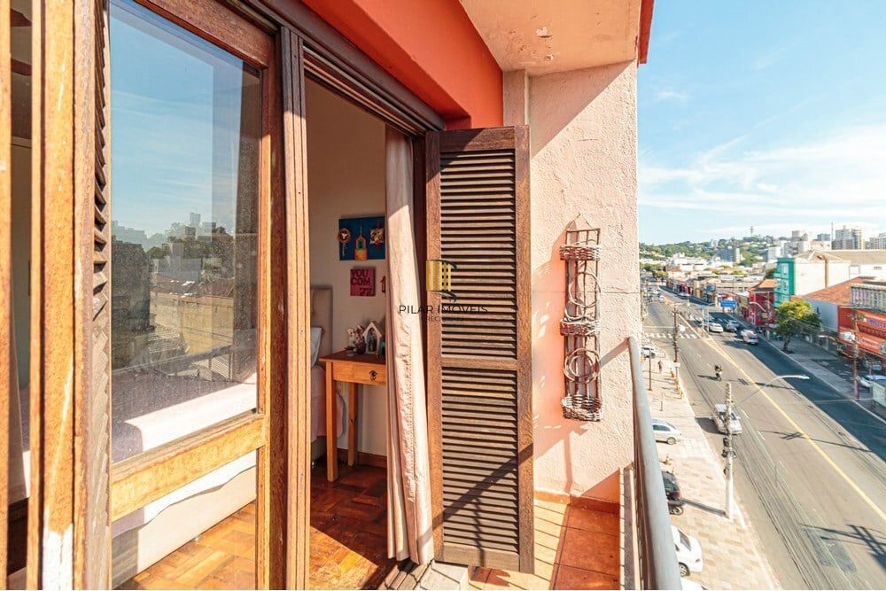 Apartamento 3 dormitórios no bairro Azenha