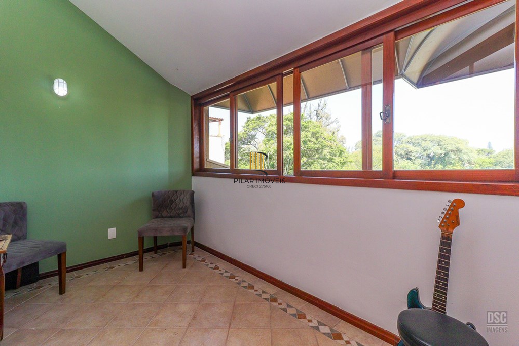 Casa 4 dormitórios no bairro Ipanema