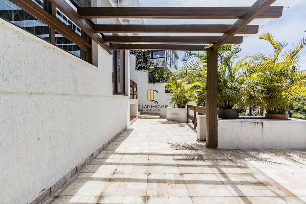 Casa 3 dormitórios no bairro Medianeira