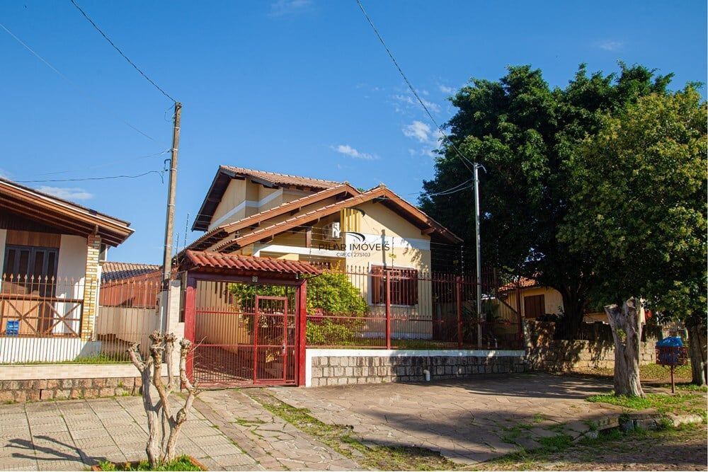 Casa 2 dormitórios no bairro Fiuza