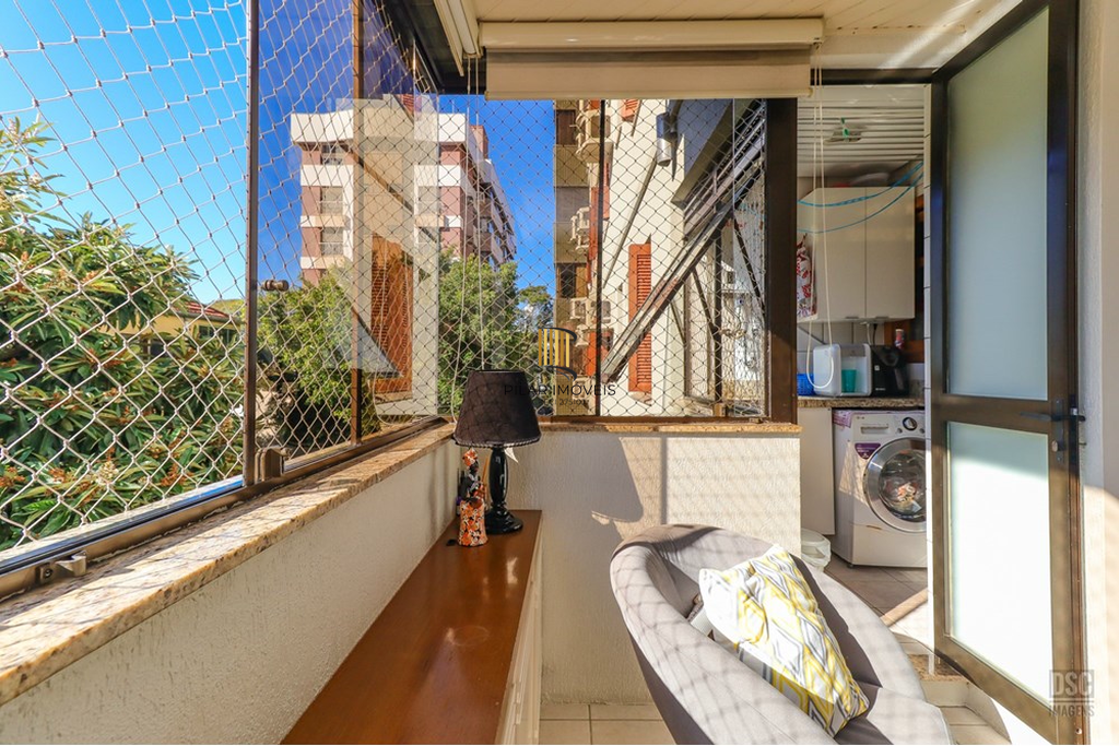 Apartamento 3 dormitórios no bairro Menino Deus