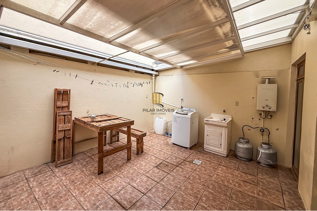 Casa 3 dormitórios no bairro Niterói