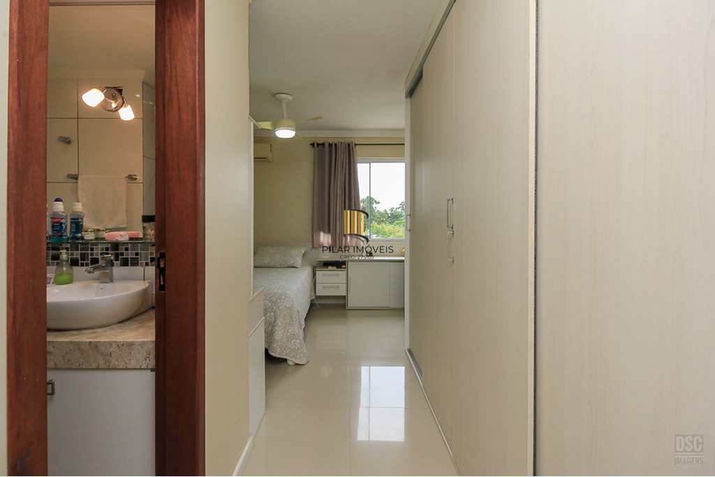 Casa 3 dormitórios no bairro Guarujá