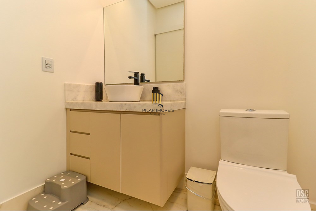 Casa de Condomínio 5 dormitórios no bairro Vila Nova