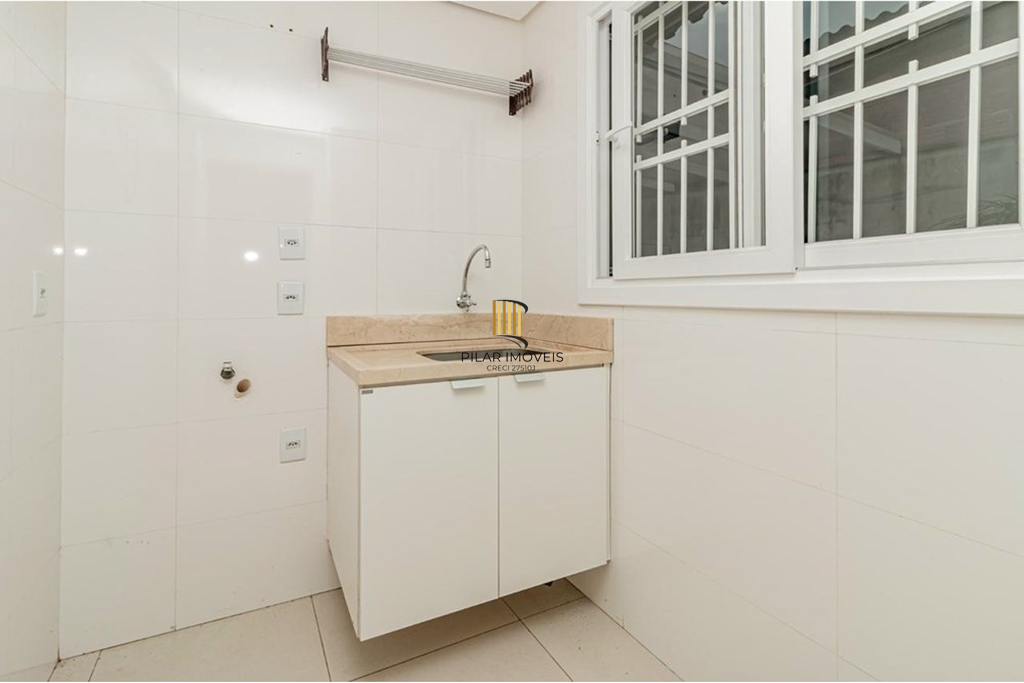 Casa 4 dormitórios no bairro Nonoai