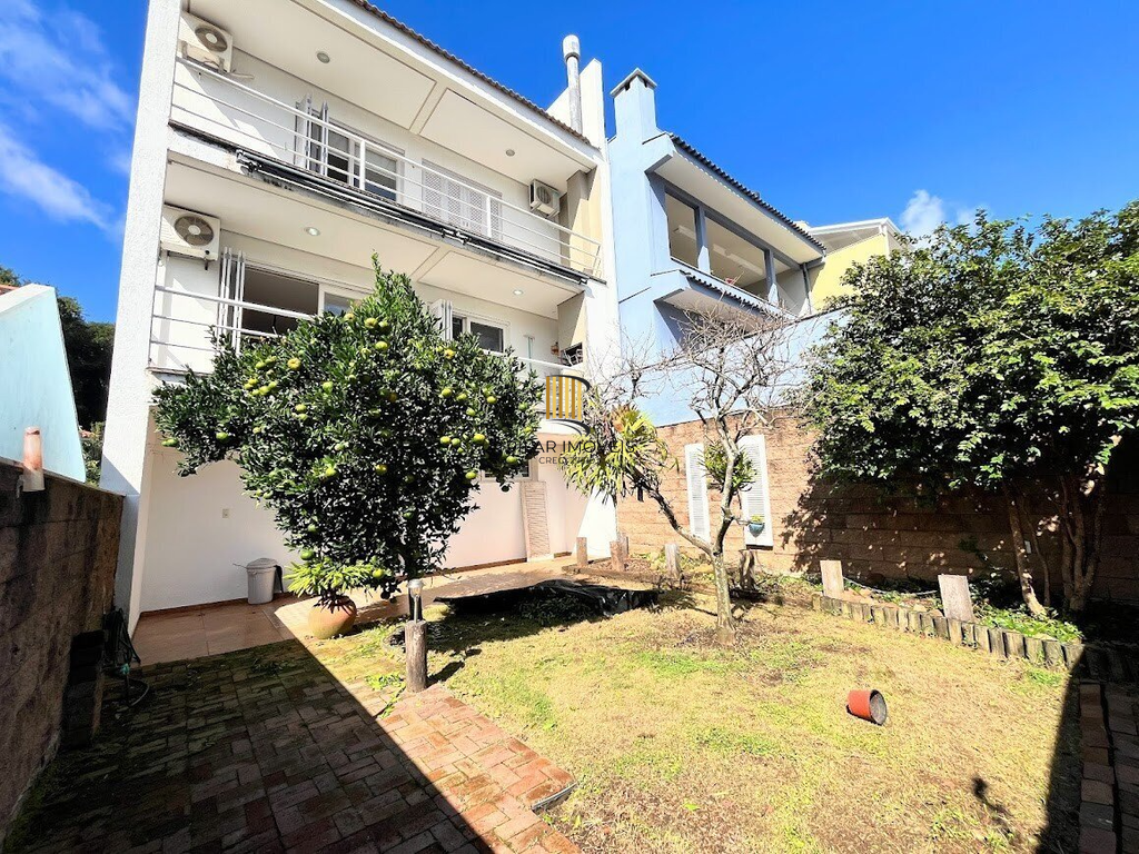 Casa de Condomínio 3 dormitórios no bairro Vila Nova