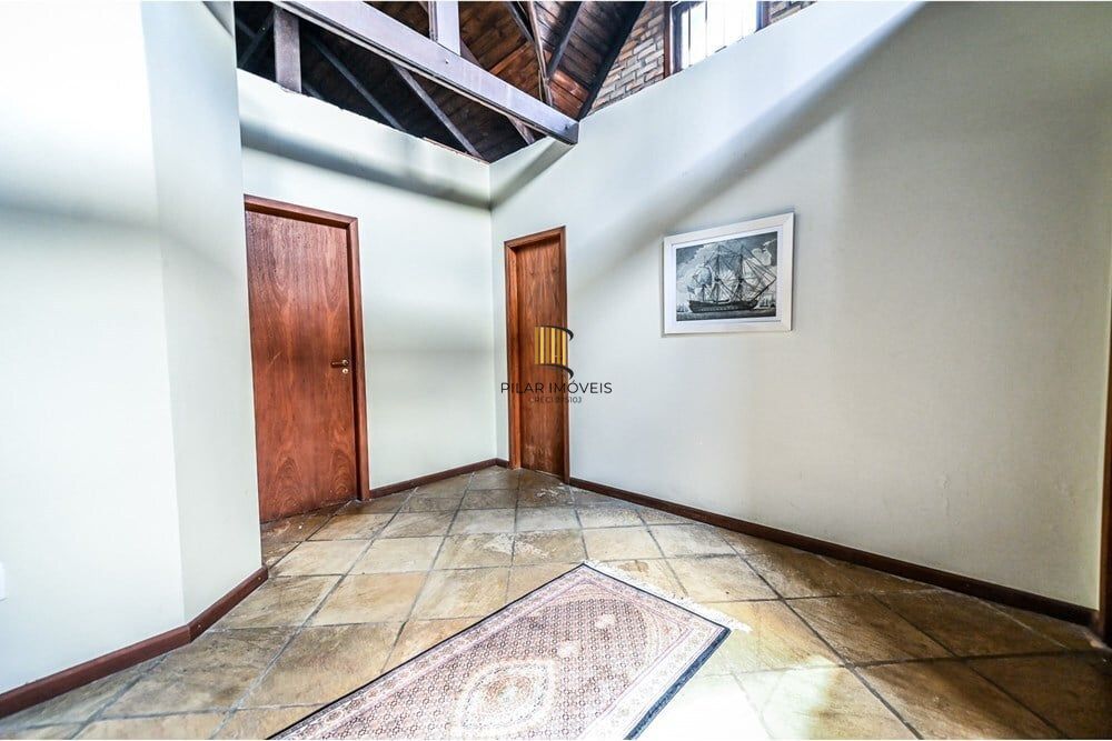 Casa 4 dormitórios no bairro Ipanema