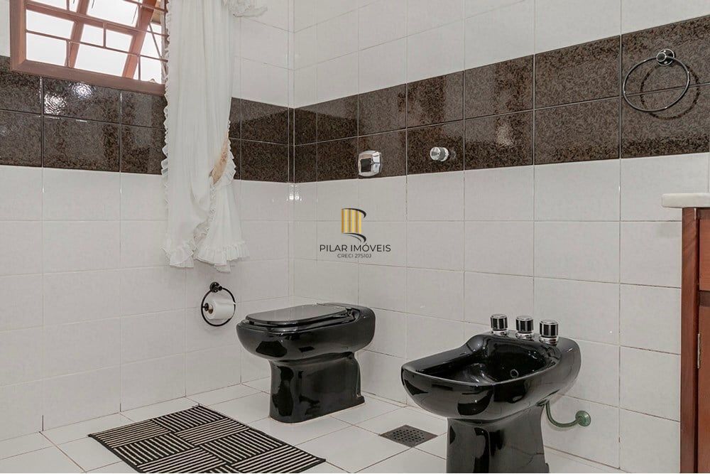Casa 4 dormitórios no bairro Jardim Itu
