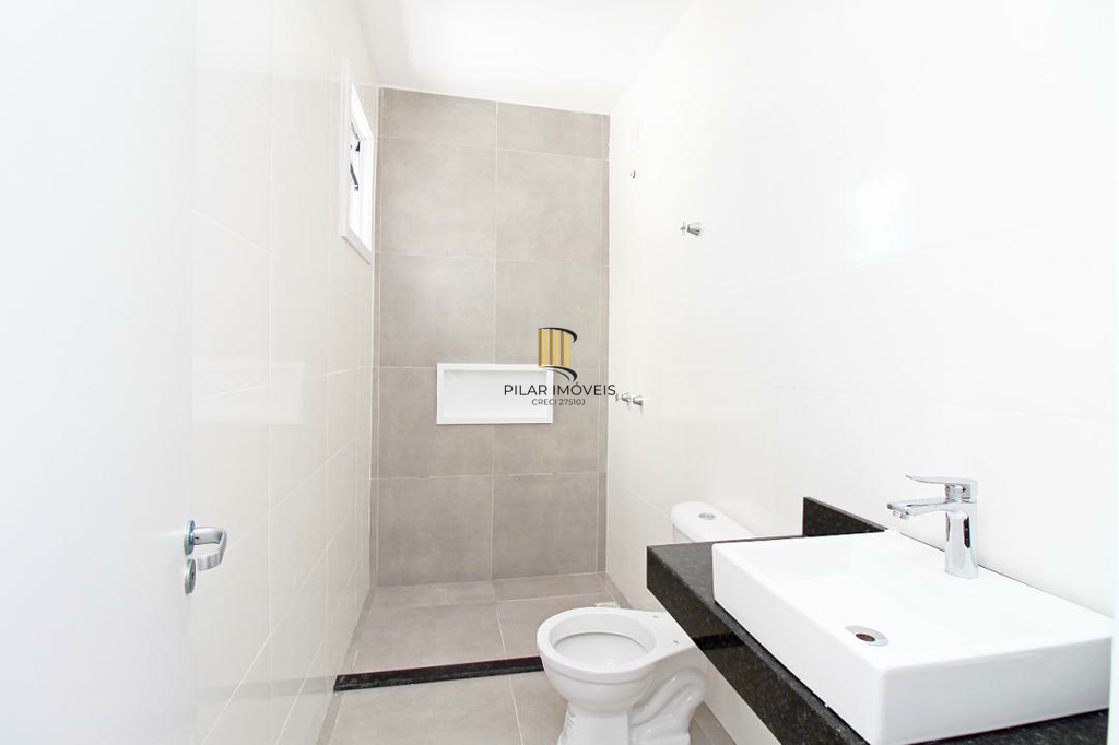 Casa 2 dormitórios no bairro Hípica