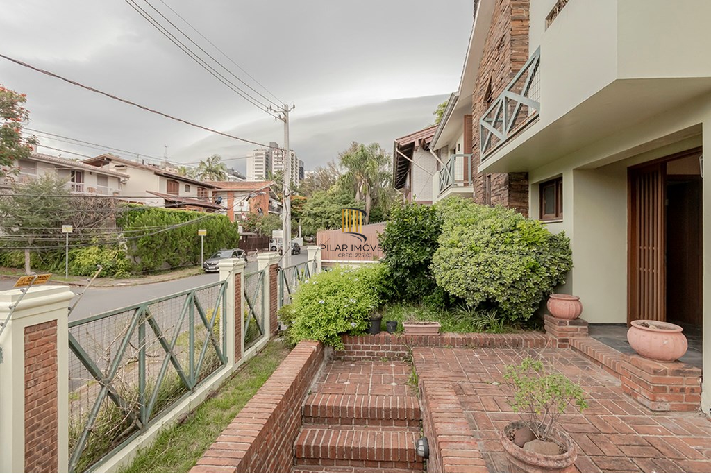 Casa 4 dormitórios no bairro Boa Vista