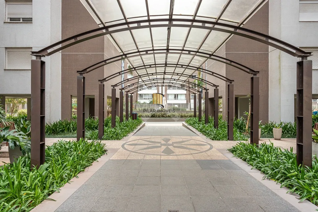 Apartamento 4 dormitórios no bairro Menino Deus