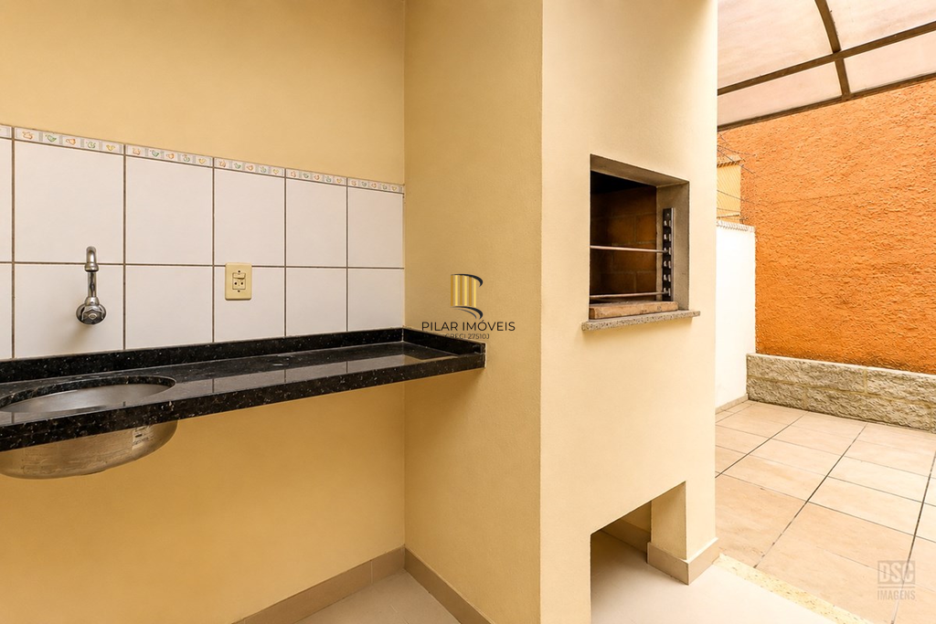 Casa de Condomínio 3 dormitórios no bairro Cavalhada