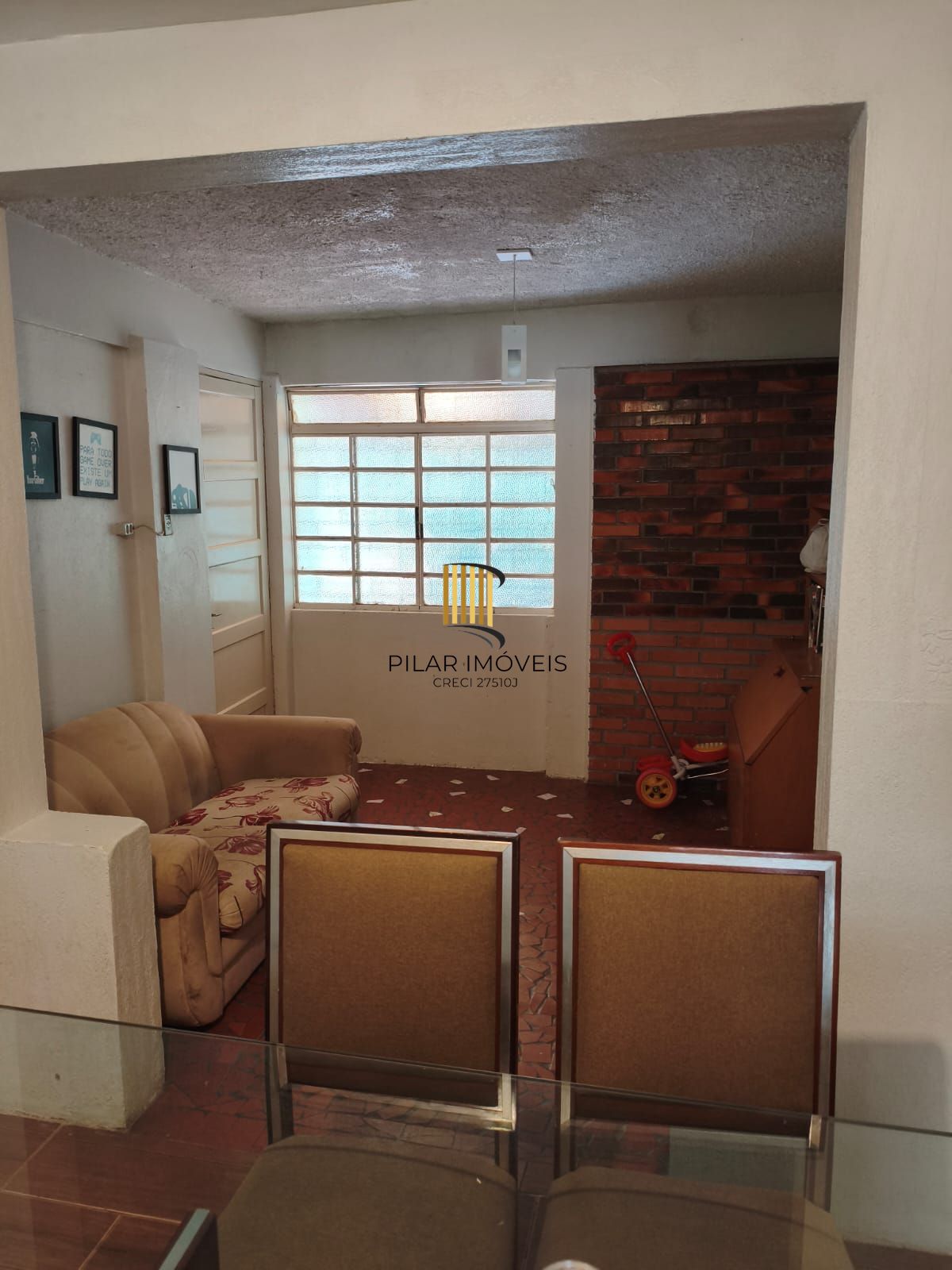 Casa com 80 m2 de área construída, 03 dorm, sala estar/jantar, cozinha, pátio