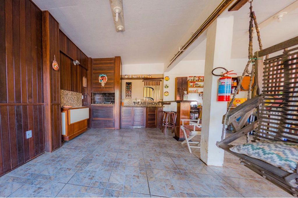 Casa 4 dormitórios no bairro Centro