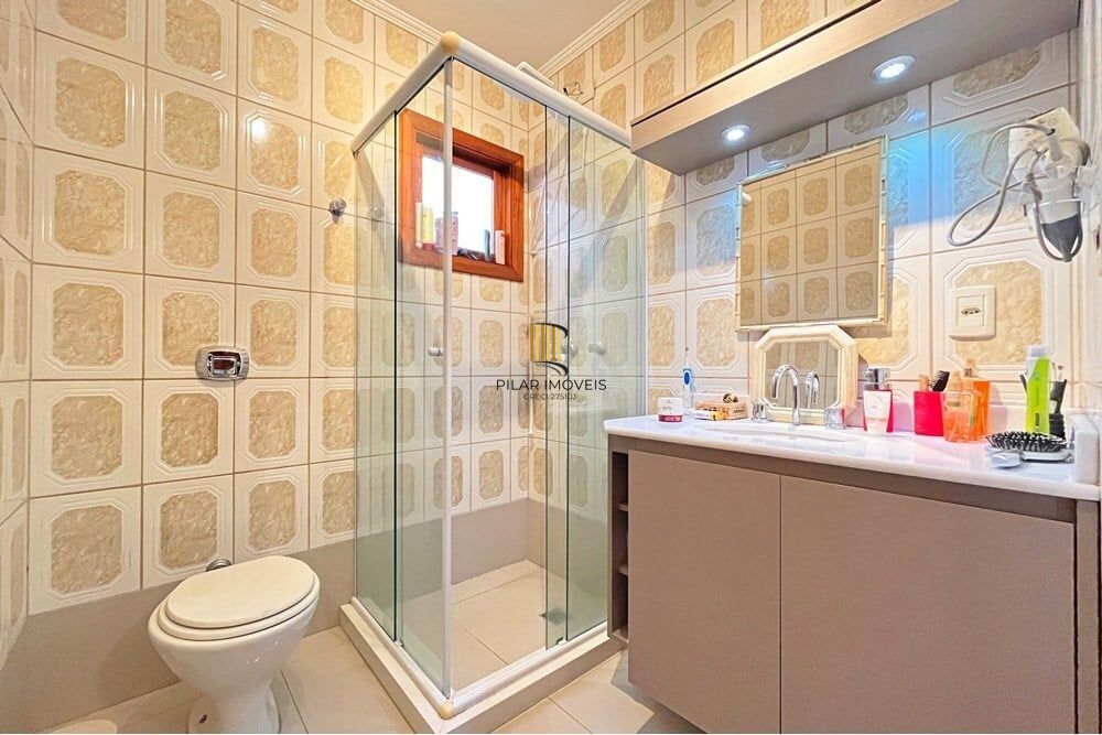 Casa 3 dormitórios no bairro Espírito Santo