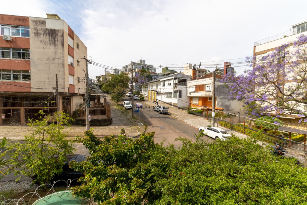 Casa 5 dormitórios no bairro Petrópolis