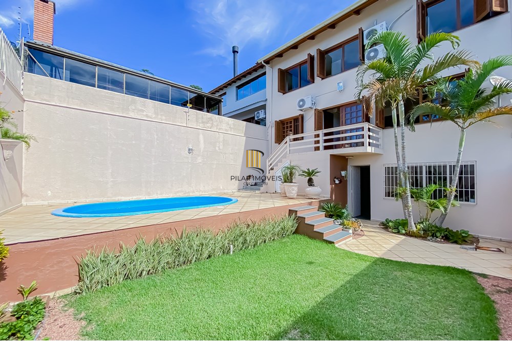 Casa 4 dormitórios no bairro Teresópolis