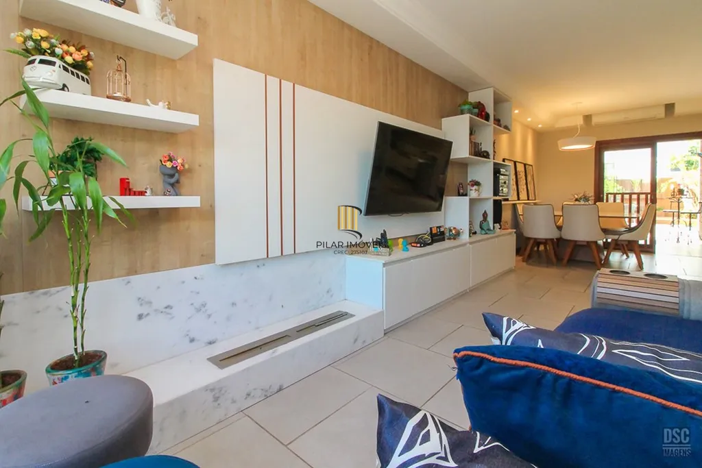Casa 3 dormitórios no bairro Hípica