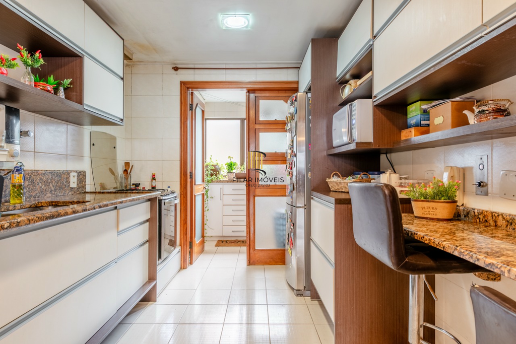 Apartamento 3 dormitórios no bairro Mont Serrat