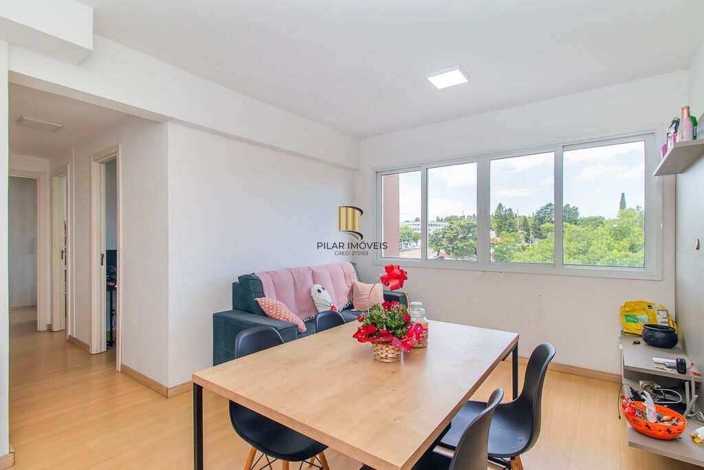 Apartamento 2 dormitórios no bairro Azenha
