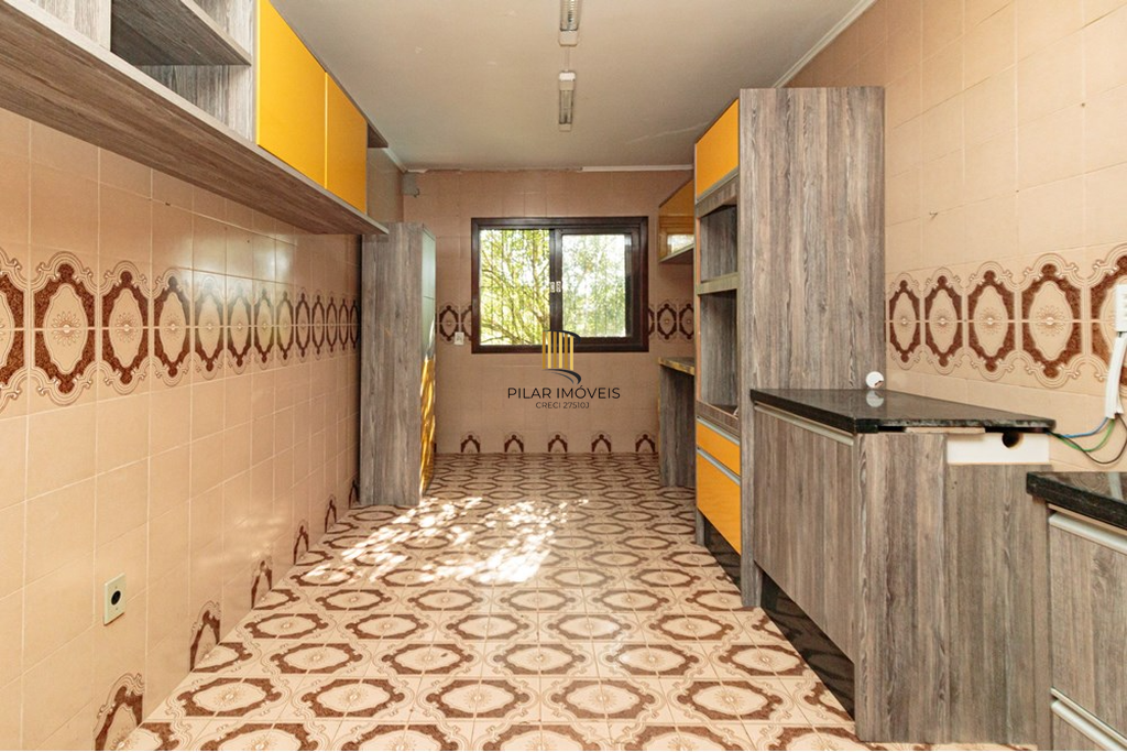 Casa 4 dormitórios no bairro Teresópolis