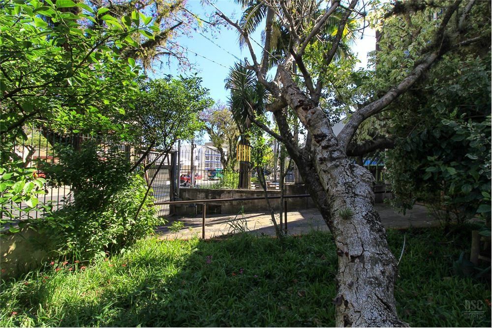 Casa 3 dormitórios no bairro Petrópolis