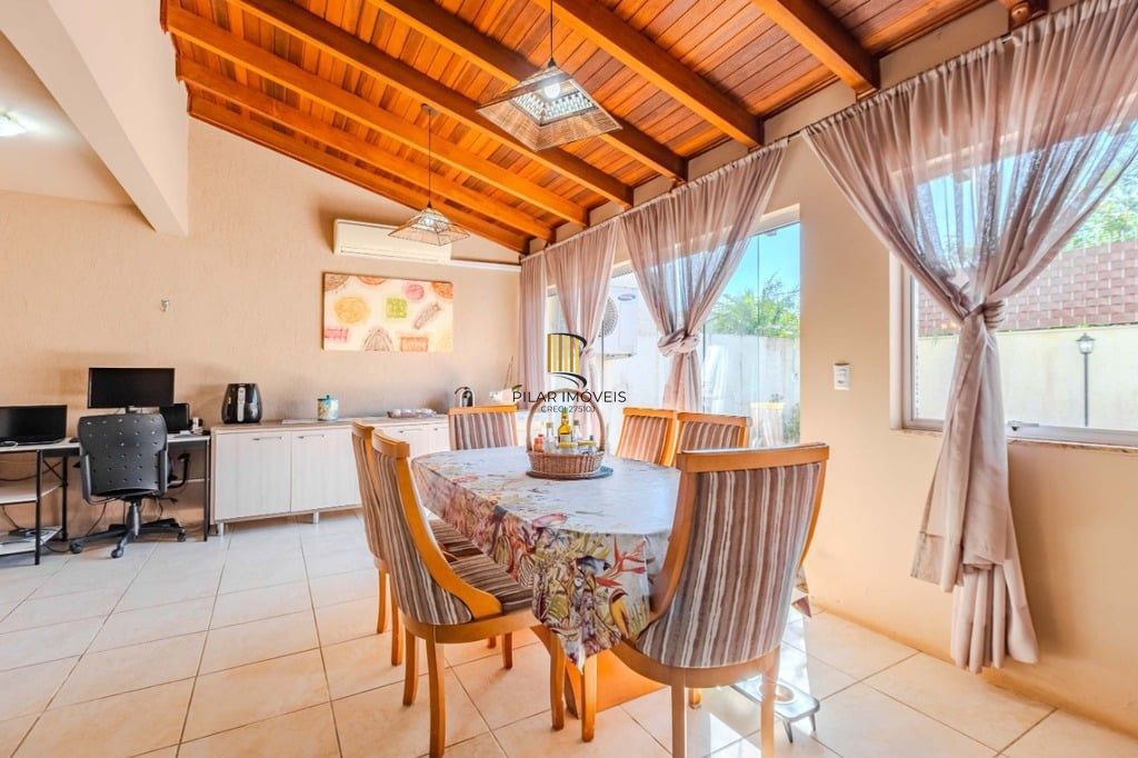 Casa de Condomínio 4 dormitórios no bairro Ipanema
