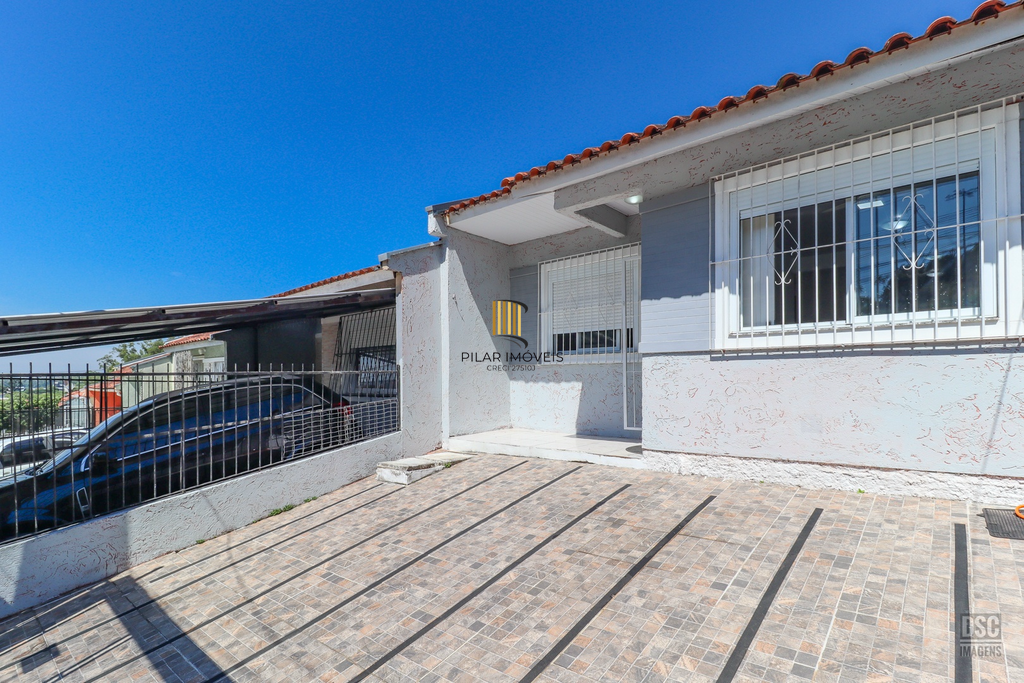 Casa 2 dormitórios no bairro Hípica