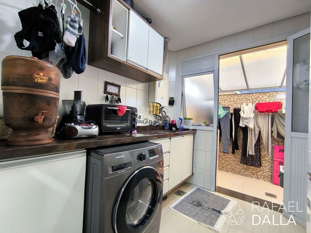 Casa de Condomínio 3 dormitórios no bairro Jardim Carvalho