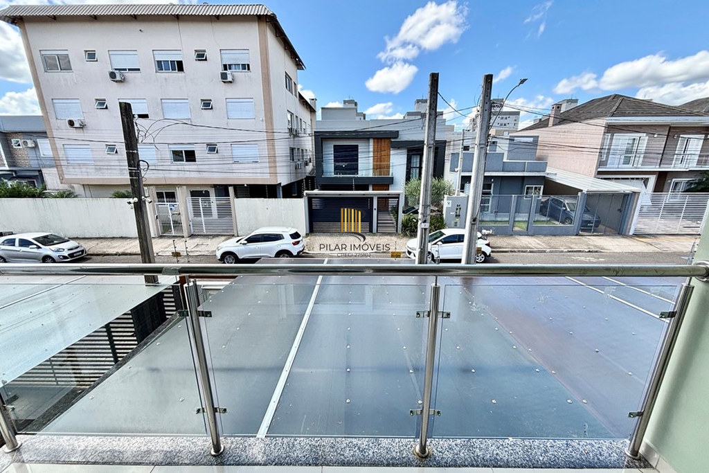 Casa 3 dormitórios no bairro Igara