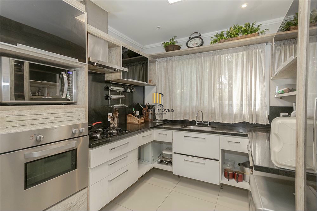 Casa 4 dormitórios no bairro Vila Assunção